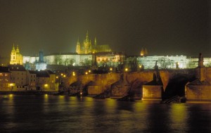 Hradschin und Karlsbrcke bei Nacht